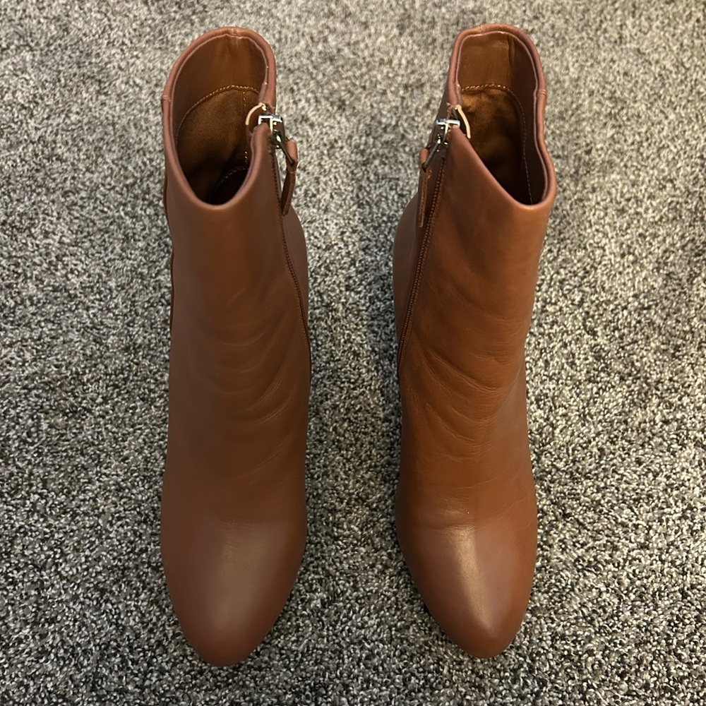 Brown Ankle Bootie heels - Picture 2 of 4